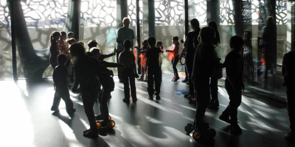 L’atelier pour enfants “C’est quoi ce cirque ?” au MuCEM à Marseille